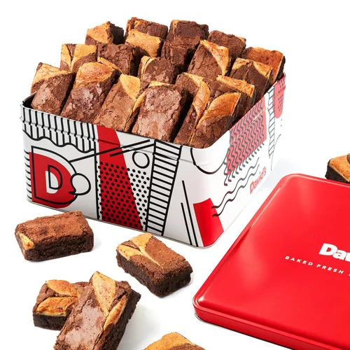Miniatura 16 de David's Cookies - Cesta de galletas y brownies surtidos gourmet frescos, para compartir en el Superbowl con familia y amigos; paquete de fiesta