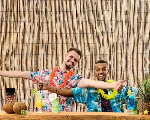 Miniatura 5 de Barydat - Telón de fondo hawaiano de caña de playa Aloha Luau, decoración de bar Tiki para fiesta, estampado de bambú, tela de poliéster, telón