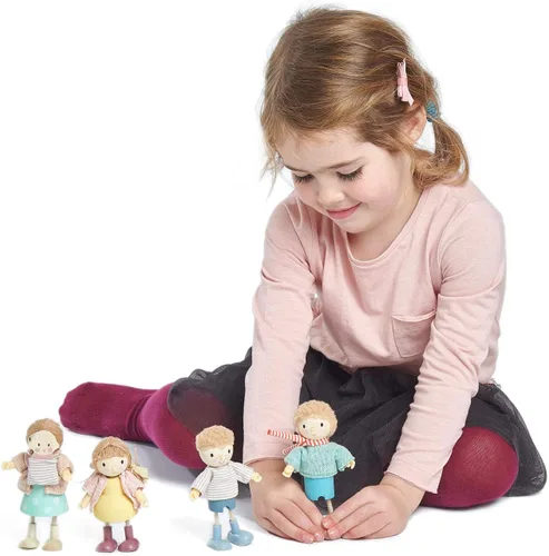 Miniatura 3 de Tender Leaf Toys - La familia Goodwood - Muñeca flexible en miniatura de madera, figura de acción multicultural para casa de muñecas - Fomenta