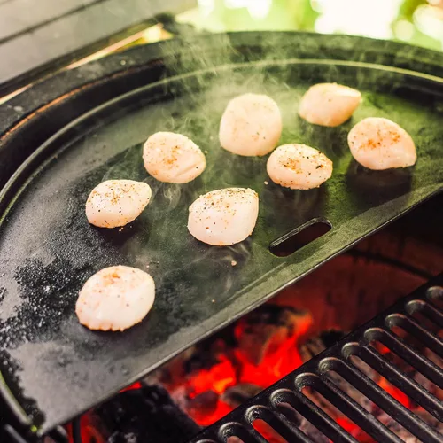 Miniatura 7 de Kamado Joe Parrilla de Hierro Fundido Reversible de Media Luna con Superficie Plana y Acanalada para Parrilla de Carbón y Ahumadores Classic Joe