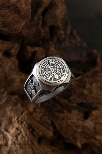 Miniatura 3 de Anillo de protección de demonio con cruz de exorcismo de San Benito, anillo de amuleto de plata, regalo para hombres, graduación universitaria