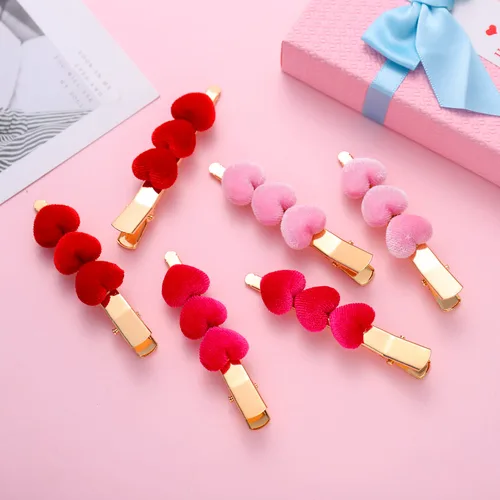 Miniatura 6 de Pinzas para el cabello para el día de San Valentín, pinzas de terciopelo con corazón para mujeres y niñas, horquillas de triple corazón, pasadores