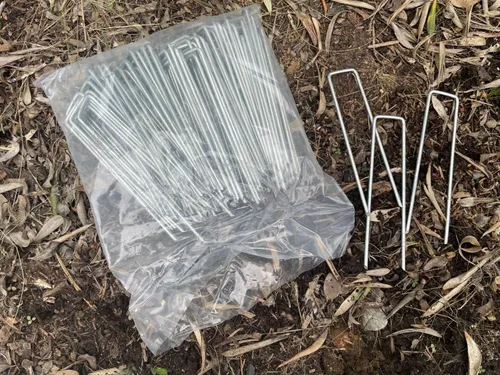 Miniatura 2 de Sandbaggy Grapas de césped para jardines de 6 pulgadas (acero galvanizado de calibre 9) ~ Ideal para suelos duros - 20% más grueso que