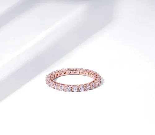 Miniatura 12 de Amazon Essentials Anillo de plata de ley chapada en platino o oro con circonita cúbica redonda de elementos infinitos