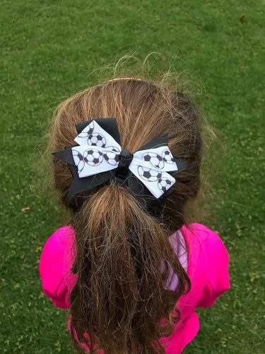 Miniatura 3 de Sportybella - Juego de accesorios para el cabello de fútbol: adorables impresiones de balón de fútbol en blanco y negro, lazos para el cabello