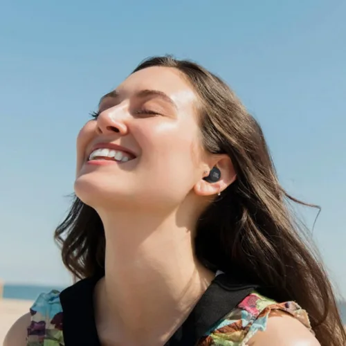 Miniatura 2 de JBL Live Free NC+ - Auriculares Bluetooth inalámbricos con cancelación de ruido activa con cancelación activa de ruido, micrófono, batería de hasta