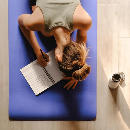 Miniatura 8 de El Diario de Fitness Definitivo para Rastrear y Cumplir Tus Metas de Gimnasio - Planificador Detallado de Entrenamientos y Libro de Registro Para