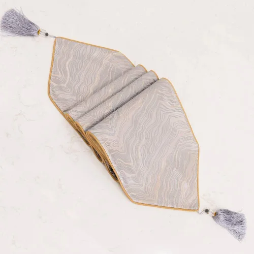Miniatura 3 de Avigers Camino de mesa plateado con borlas, 12 x 72 pulgadas Camino de mesa con borlas; tacto de terciopelo; plateado; 12 x 72 pulgadas; camino