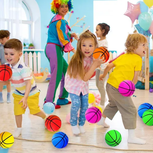 Miniatura 5 de 6 mini pelotas de baloncesto de juguete de 5 pulgadas, colorido baloncesto inflable de goma con bomba para niños pequeños, piscina, aro