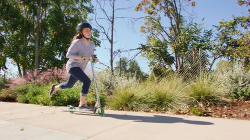 Miniatura 3 de Razor A3 Kick Scooter for Kids Ages 5+ - Larger Wheels, Front Suspension, Wheelie Bar, Lightweight, Foldable, Aluminum Frame, and Adjustable