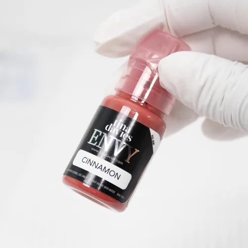Miniatura 6 de Pigmentos profesionales para labios de Tina Davies Envy & Lust - Maquillaje labial permanente - Colores que cicatrizan fieles al tono - Alta Canela