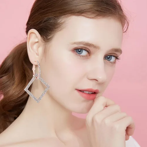 Miniatura 9 de KISZU Aretes de aro dorados plateados para mujer, delicados aretes colgantes cuadrados de diamantes de imitación de cristal para niñas, juego