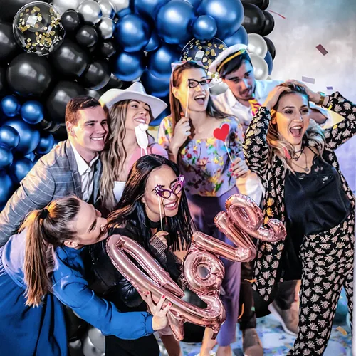 Miniatura 6 de Kit de guirnalda de arco de globos de color azul metálico y negro, globo plateado metálico con lentejuelas doradas, 122 piezas para cumpleaños, Azul