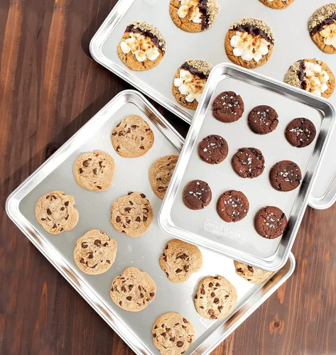 Miniatura 3 de Nordic Ware Baker's Delight Set de 3 piezas + molde comercial de aluminio natural Nordic Ware para muffins, 12 tazas