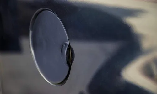 Miniatura 6 de OxGord Fuel Filler Cuello Cuello Puerta para Ford F150 04-08 - Reemplaza OEM 4L3Z-9927936-BA Gas Tank Pocket con bisagra