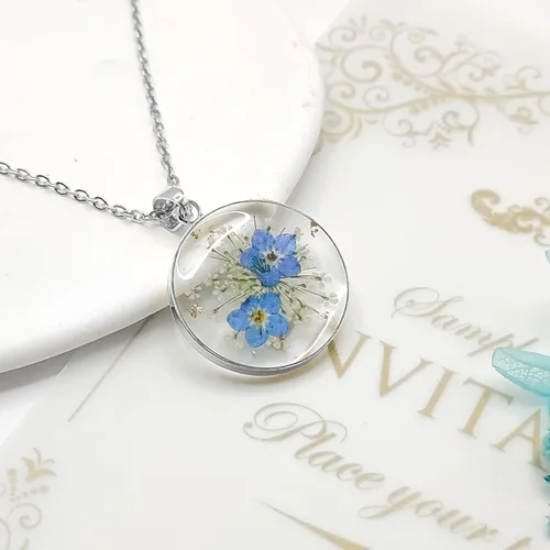 Miniatura 58 de Collar de flores silvestres prensadas con encaje de Forget-Me-Not y Queen Anne Collar de flores prensadas de oro Collares hechos a mano