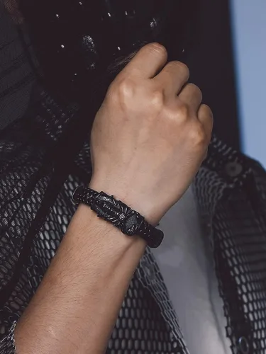 Miniatura 2 de Bandmax Pulsera trenzada de cuero negro para hombre con colgante gótico punk, pulsera de cuero con hebilla de acero inoxidable, paquete de regalo