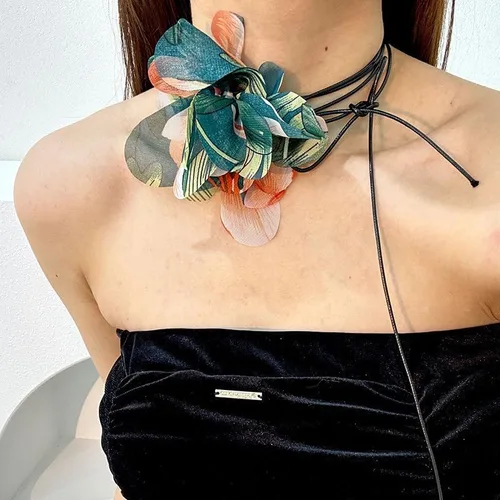 Miniatura 5 de Elegance Emulation - Collar de flores de rosas para mujer, gargantilla floral grande bohemia hecha a mano con pétalos de encaje