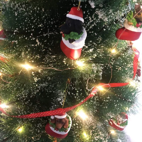 Miniatura 3 de Perro de pastor alemán en medias rojas de resina para árbol de Navidad, adorno para cachorros, manualidades, celebración, adornos de Navidad, 3.46