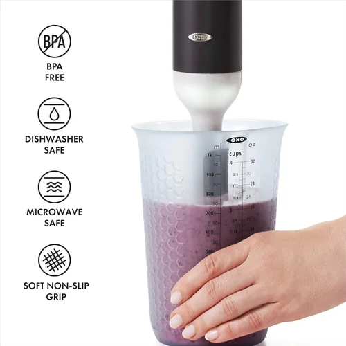 Miniatura 6 de 1 taza de medir de silicón para exprimir y verter, con patrón Stay-Cool, de la marca Oxo Good Grips, Transparente