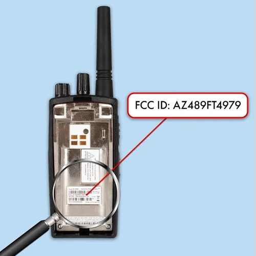 Miniatura 6 de 4 radios comerciales Motorola RMU2080d in situ de 2 vías con pantalla (RMU2080D) + 4 auriculares Motorola HKLN4604 PTT - Paquete de 4 con paquete