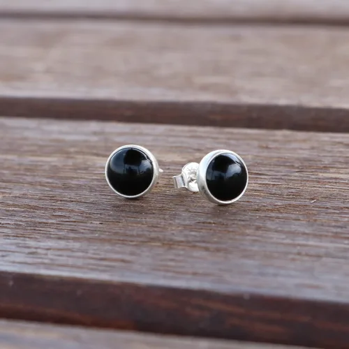 Miniatura 5 de Aretes de plata de ley 925 maciza hechos a mano con piedras preciosas redondas para mujeres y hombres, disponibles en piedras azules, negras