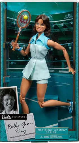 Miniatura 6 de Muñeca coleccionable de Billie Jean King de la serie Barbie Inspiring Women, aproximadamente 12 pulgadas, con vestido de tenis y accesorios, incluye
