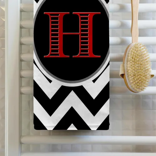 Miniatura 2 de Toalla de mano 3D con monograma de cheurón rojo con inicial, color blanco y negro, 15 x 22 pulgadas, multicolor