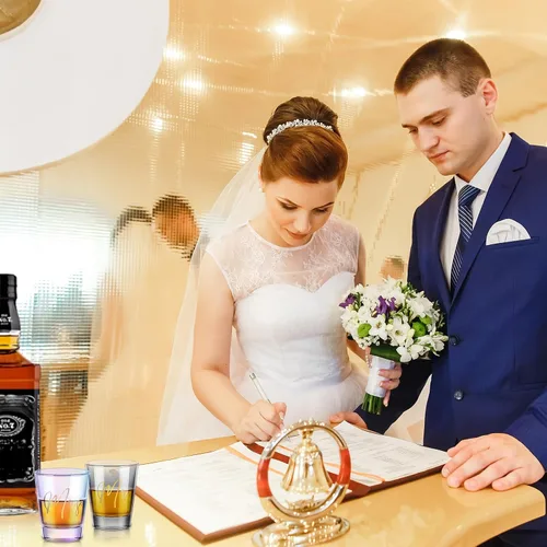 Miniatura 5 de Sumind 2 vasos de chupito de boda para novia y novio, vaso de chupito de 2 onzas, divertidos regalos de novia para parejas, recién casados