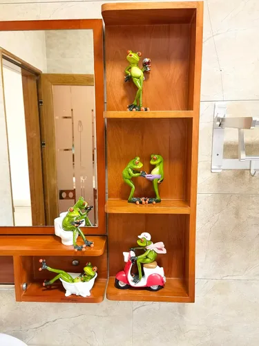 Miniatura 6 de VVGIFTS Figuras Decorativas de Rana Divertidas y Lindas Artesanía Escultura Estatua de Resina de Rana para Decoración de Hogar Oficina Escritorio