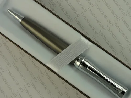 Miniatura 3 de Curvas cruzadas de parasol con cita de cromo pulido y bolígrafo de placa de titanio