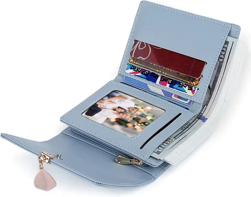 Miniatura 142 de UTO - Cartera pequeña RFID de piel sintética con dije de hoja, cierre de cremallera y tarjetero.