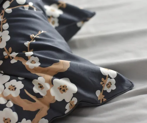 Miniatura 6 de Eikei Juego de 3 piezas de ropa de cama de algodón de 3 piezas con estampado de ramas florales de cerezo rojo cerezo estilo oriental japonés