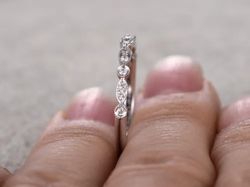 Miniatura 6 de Alianza de boda de oro blanco de 14 quilates, media eternidad, anillo de compromiso, anillo apilable, micro diamante pavé