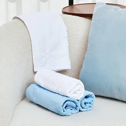 Miniatura 6 de Remagr Paquete de 4 Toallas de Baño 3D con Copos de Nieve de Invierno de 14" x 30" Toallas de Mano de Baño de Navidad Jacquard Absorbentes Suaves