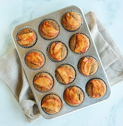 Miniatura 6 de Nordic Ware Baker's Delight Set de 3 piezas + molde comercial de aluminio natural Nordic Ware para muffins, 12 tazas