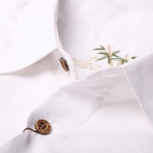 Miniatura 3 de Bamboo Cay Always Five O'clock - Camisa con botones tropicales bordados para hombre