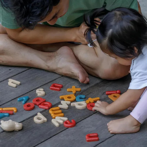 Miniatura 9 de PlanToys® Juego de aprendizaje de madera con alfabeto en minúsculas para niños a partir de 3 años Recurso educativo Montessori