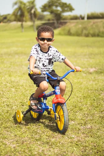 Miniatura 8 de KENBO Polarized Sports Sunglasses for Kids Wrap Around Sunglasses Baseball Cycling UV Protection for Boys Girls Age 3-10