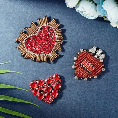 INFUNLY Parches de cuentas de diamantes de imitación de corazón para Halloween, decoraciones rojas de 3 estilos, hechos a mano, parches de cristal