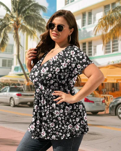 Miniatura 3 de TIANZHU - Blusa elegante de manga corta para mujer, túnica con cuello en V, estilo envolvente, blusa bonita de talla grande