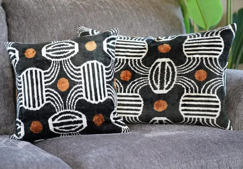 Miniatura 12 de CANVELLO -Exquisita almohada de plumón/cojín: almohadas de plumas elegancia y arte Almohadas icónicas con diseño Ikat Seda de terciopelo suave