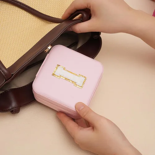Miniatura 6 de HBselect Joyero de viaje, organizador de joyas, cajas de joyería pequeñas con iniciales para mujer, joyero de viaje, soporte para anillos, soporte