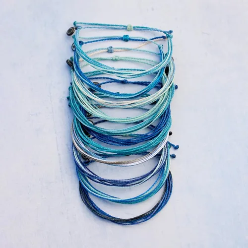 Miniatura 9 de Pura Vida Paquete de pulseras de la amistad, juego de 10 pulseras apilables para mujer, pulseras hechas a mano y pulseras bonitas, accesorios