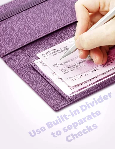 Miniatura 26 de Yarnic Funda para chequera personal, soporte para chequera con soporte para bolígrafo y divisor de plástico transparente integrado para cheques Rosa