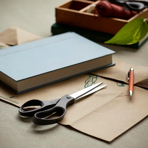 Miniatura 3 de Fiskars - Tijeras multiusos de acero inoxidable reciclado de 8 pulgadas, color gris Tijeras artesanales con asas ergonómicas, tijeras