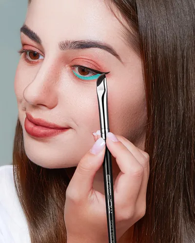 Miniatura 6 de Pincel Delineador de Ojos, EIGSHOW Pincel de Maquillaje Delineador de Ojos en Gel Angulado en Forma de Hoz para Delineador de Ojos Preciso, Cejas