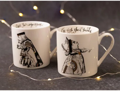 Miniatura 5 de V&A Juego de 2 tazas de Alicia en el país de las maravillas en caja de regalo, rey y reina de corazones, porcelana fina, 11.8 fl oz, juego de 2