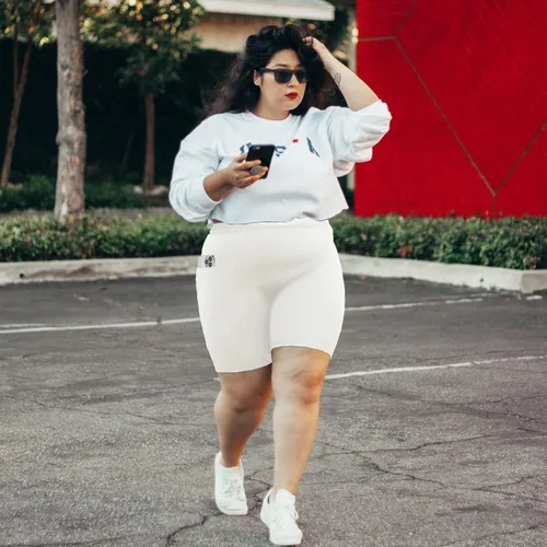 Miniatura 17 de MOREFEEL Pantalones cortos de ciclismo de talla grande de 8 pulgadas con bolsillos para mujer, cintura alta, control de abdomen, pantalones cortos