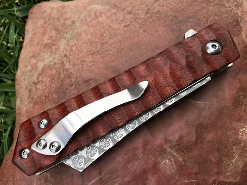Miniatura 5 de TACTICAL GEARZ Navaja de bolsillo de Damasco para EDC, mango de palisandro, hoja recta de damasco con 67 capas y un núcleo VG10 (Rogue XS)